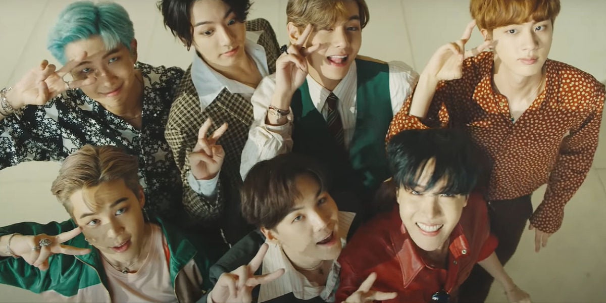 BTS en la versión b-side del vídeo de 'Dynamite'
