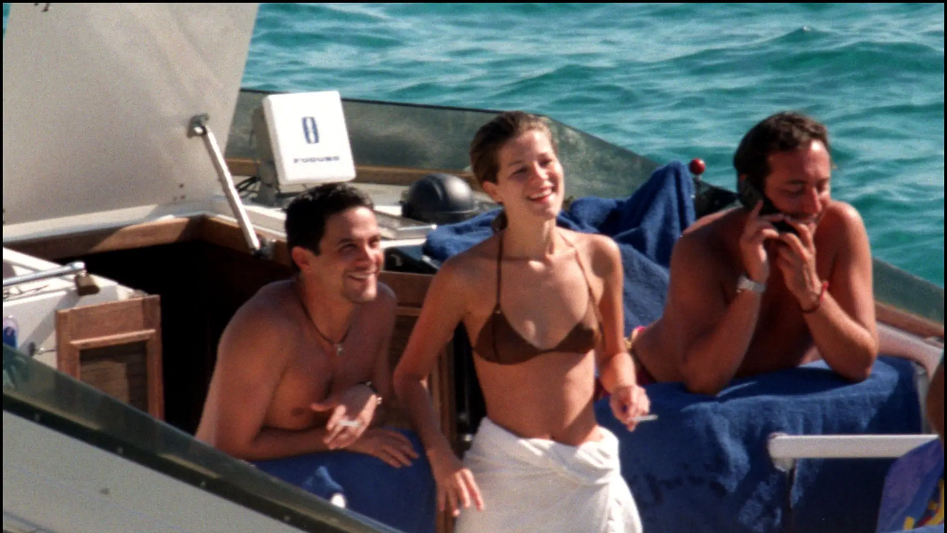 Jaydy Michel y Alejandro Sanz en 1998 en Ibiza title=