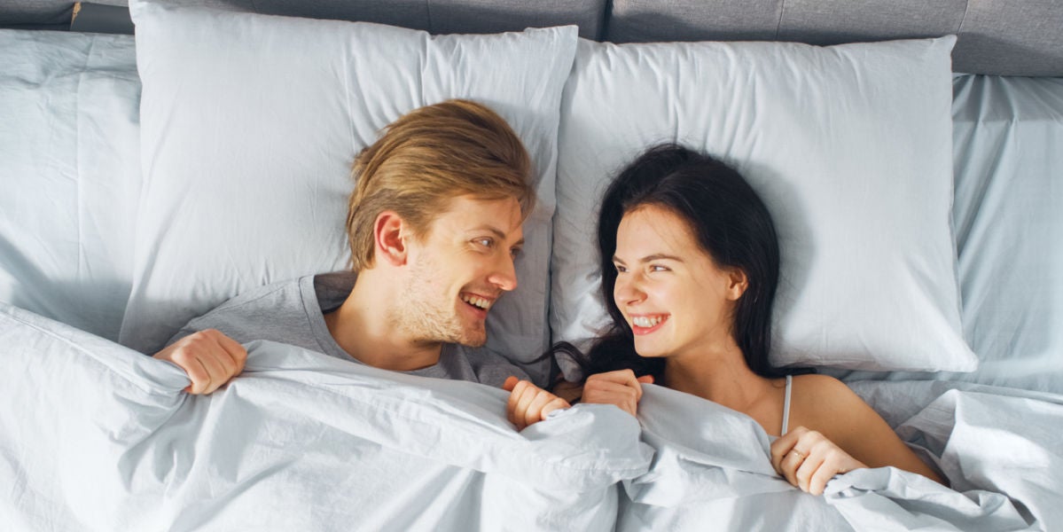 Pareja en la cama