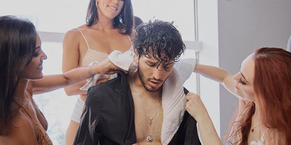 Sebastián Yatra en el vídeo de 'A Dónde Van'