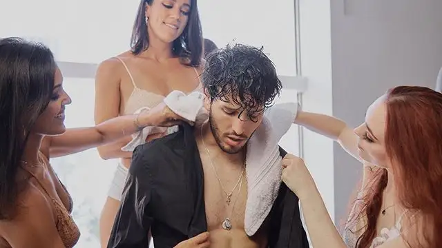 Sebastián Yatra en el vídeo de 'A Dónde Van'