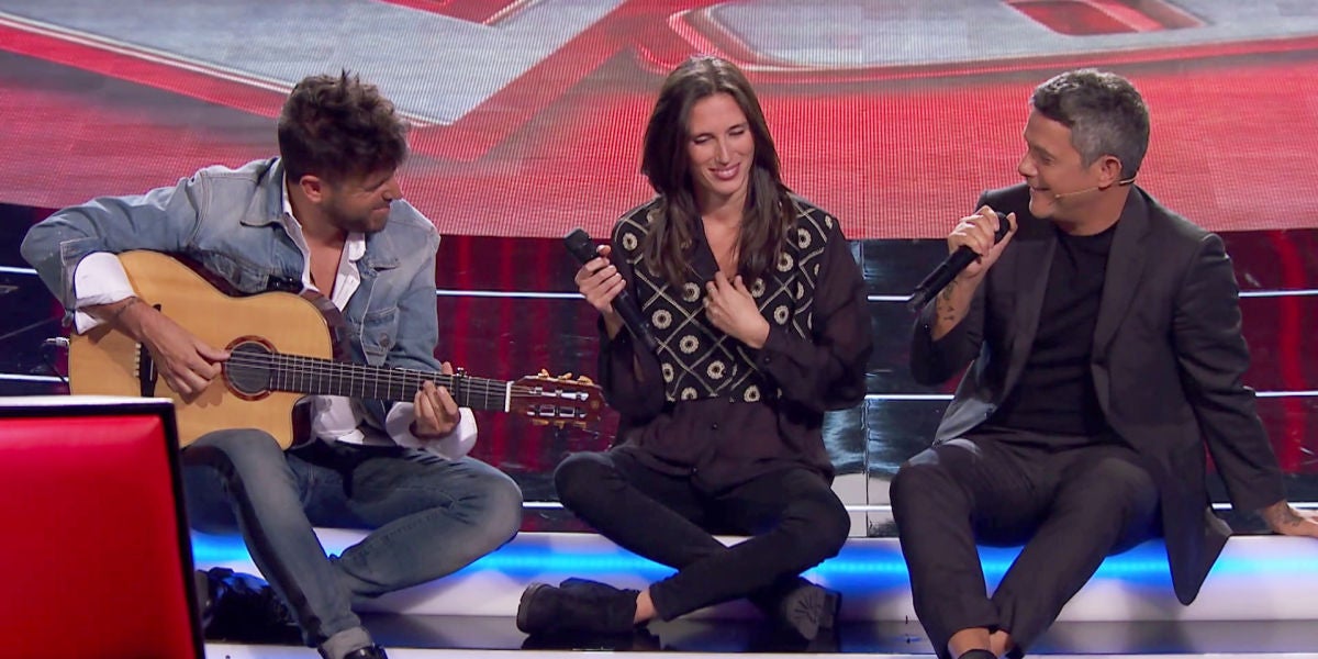 Alejandro Sanz y Pablo López acompañan a Mar Rodríguez cantando en directo en las Audiciones a Ciegas de ‘La Voz’