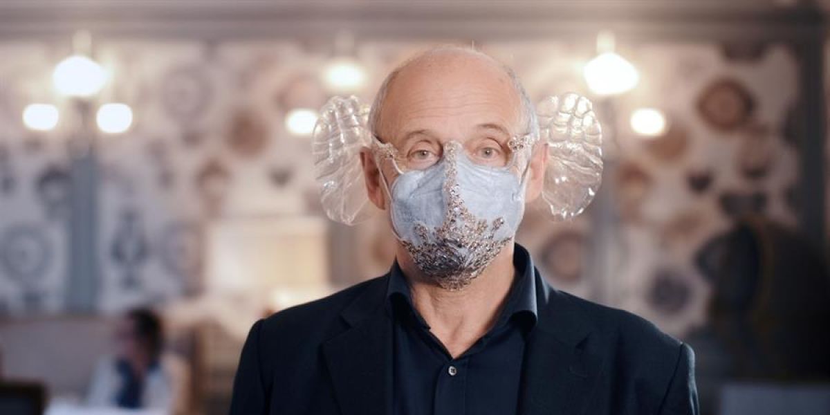 Mascarillas 'acústicas' equipadas con 'manitas'