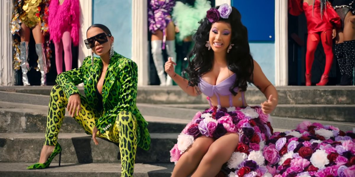 Anitta y Cardi B en el videoclip de 'Me Gusta'