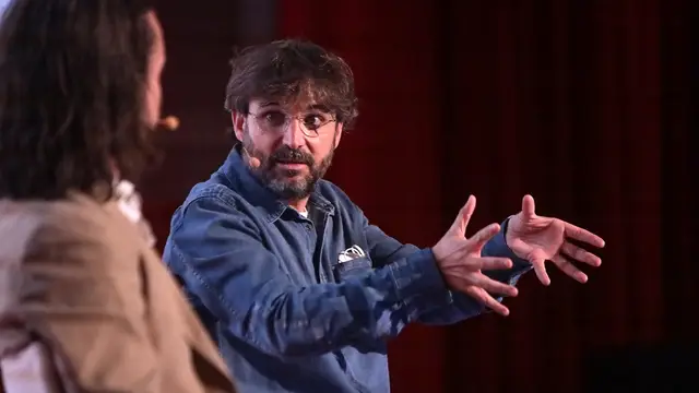 Santi Alverú y Jordi Évole en la rueda de 'Eso que tú me das'