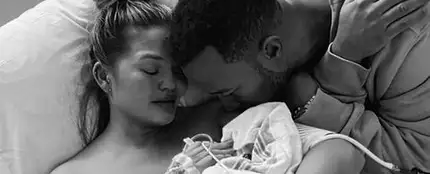 Chrissy Teigen y John Legend Chrissy Teigen y John Legend