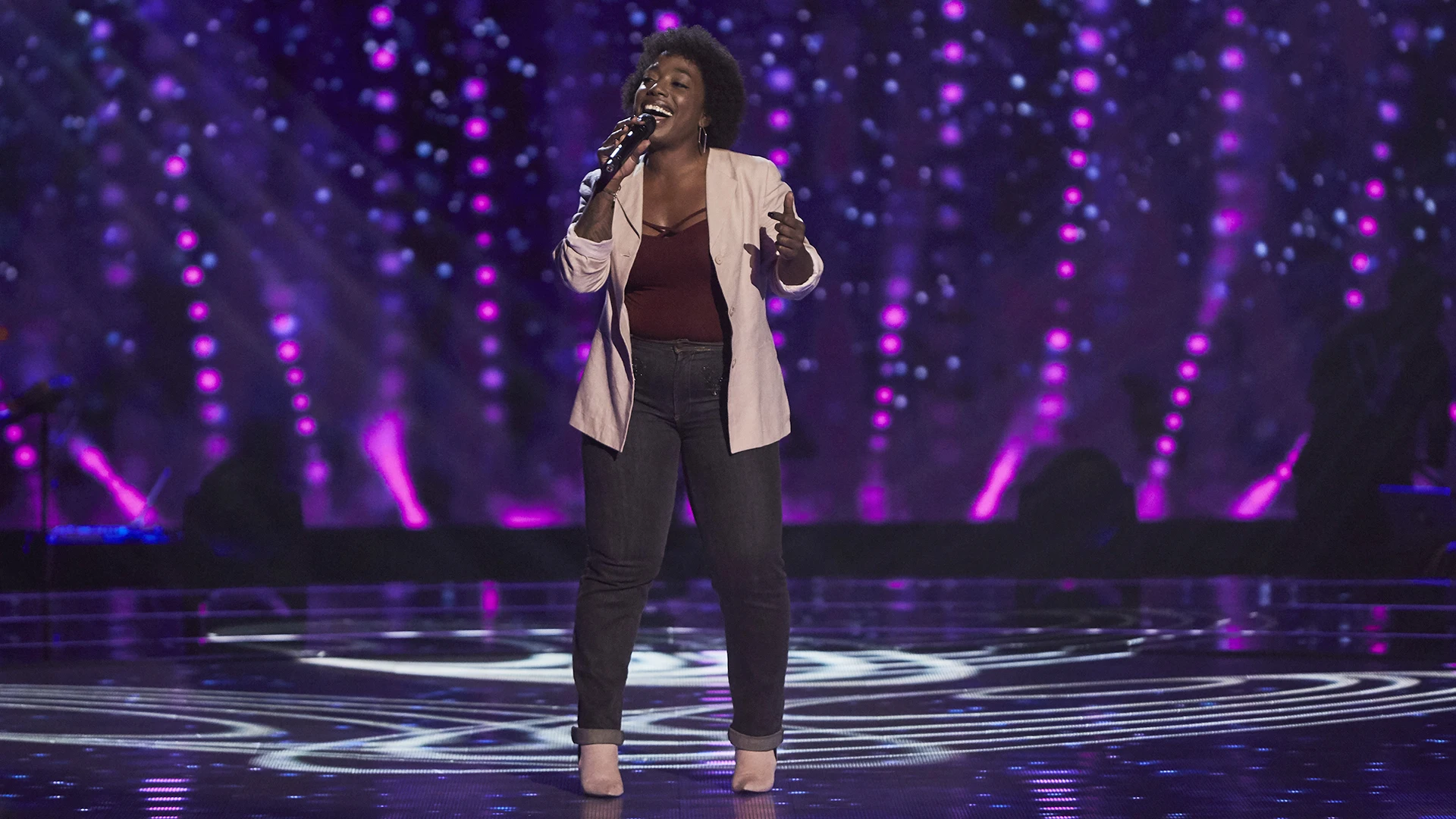 Yaneisy Martínez, un terremoto en el escenario cantando ‘Who’s lovin you’ en las Audiciones a ciegas de ‘La Voz’ Yaneisy Martínez, un terremoto en el escenario cantando ‘Who’s lovin you’ en las Audiciones a ciegas de ‘La Voz’