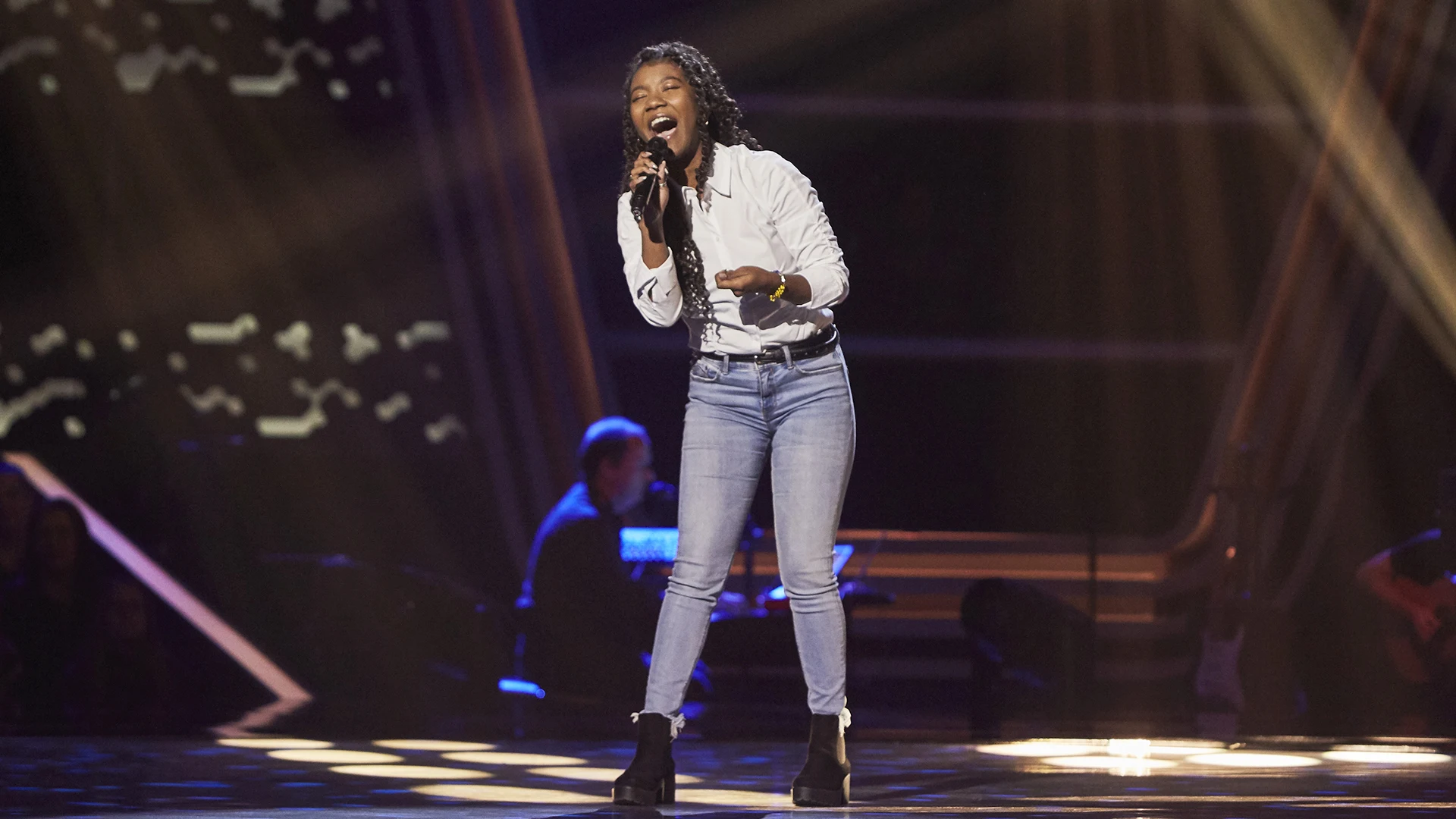Dayana Emma, sabor latino al cantar 'Cómo fue' en las Audiciones a ciegas de 'La Voz' Dayana Emma, sabor latino al cantar 'Cómo fue' en las Audiciones a ciegas de 'La Voz'