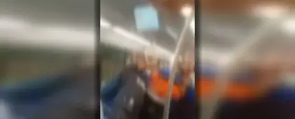 Multitudinaria pelea en el Metro de Barcelona porque un joven no llevaba mascarilla contra el coronavirus Multitudinaria pelea en el Metro de Barcelona porque un joven no llevaba mascarilla contra el coronavirus