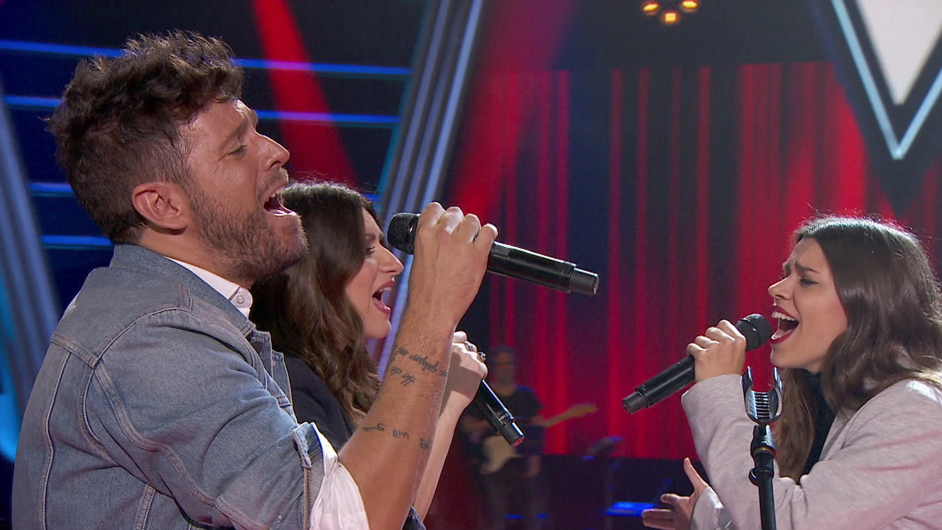 Pablo López, Laura Pausini y 22 Dúo, un momento único interpretando ‘More tan words’ en ‘La Voz’ Pablo López, Laura Pausini y 22 Dúo, un momento único interpretando ‘More tan words’ en ‘La Voz’