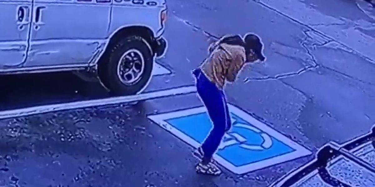 La sorprendente reacción de una joven al conseguir trabajo que se ha vuelto viral