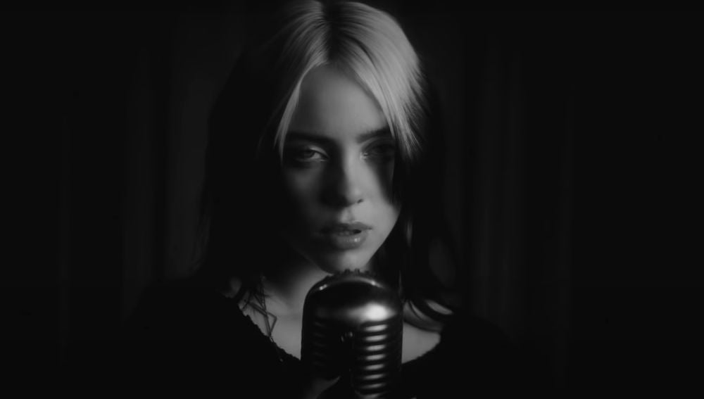 Billie Eilish en el videoclip de ‘No Time To Die’