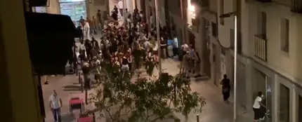 Continúan las fiestas e imprudencias en España en plena segunda ola de coronavirus: "Unos botellones que flipas" Continúan las fiestas e imprudencias en España en plena segunda ola de coronavirus: "Unos botellones que flipas"