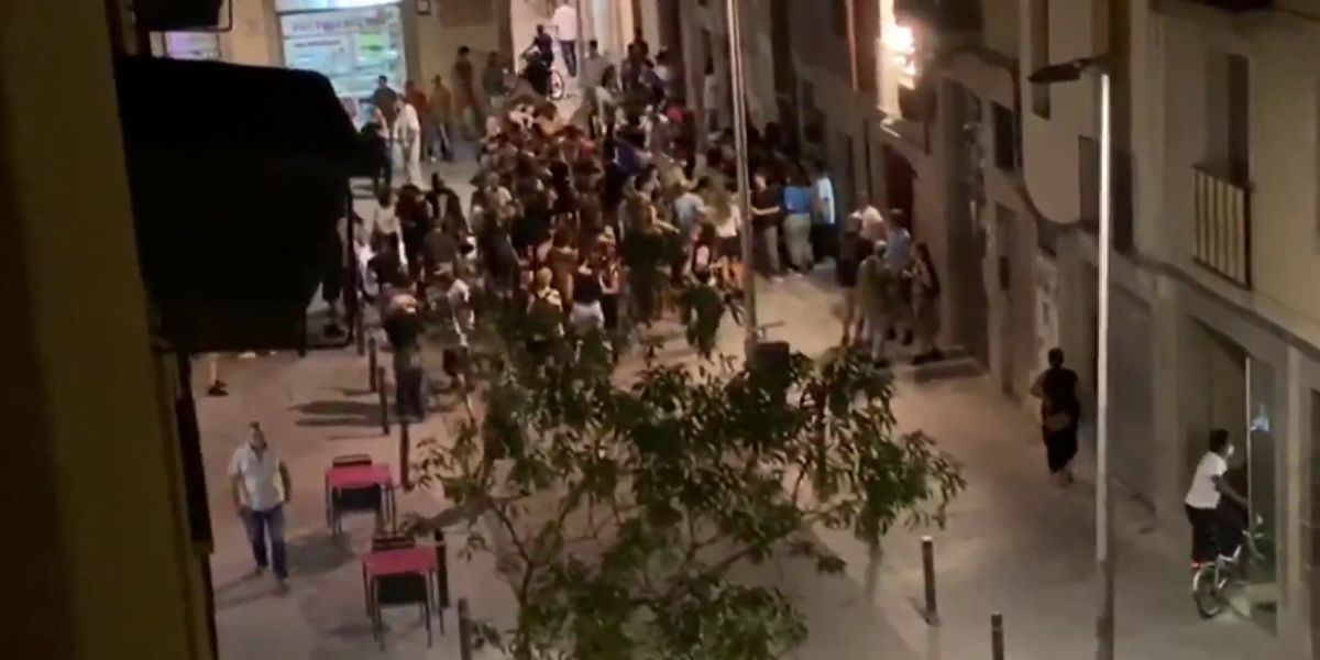 Continúan las fiestas e imprudencias en España en plena segunda ola de coronavirus: "Unos botellones que flipas"