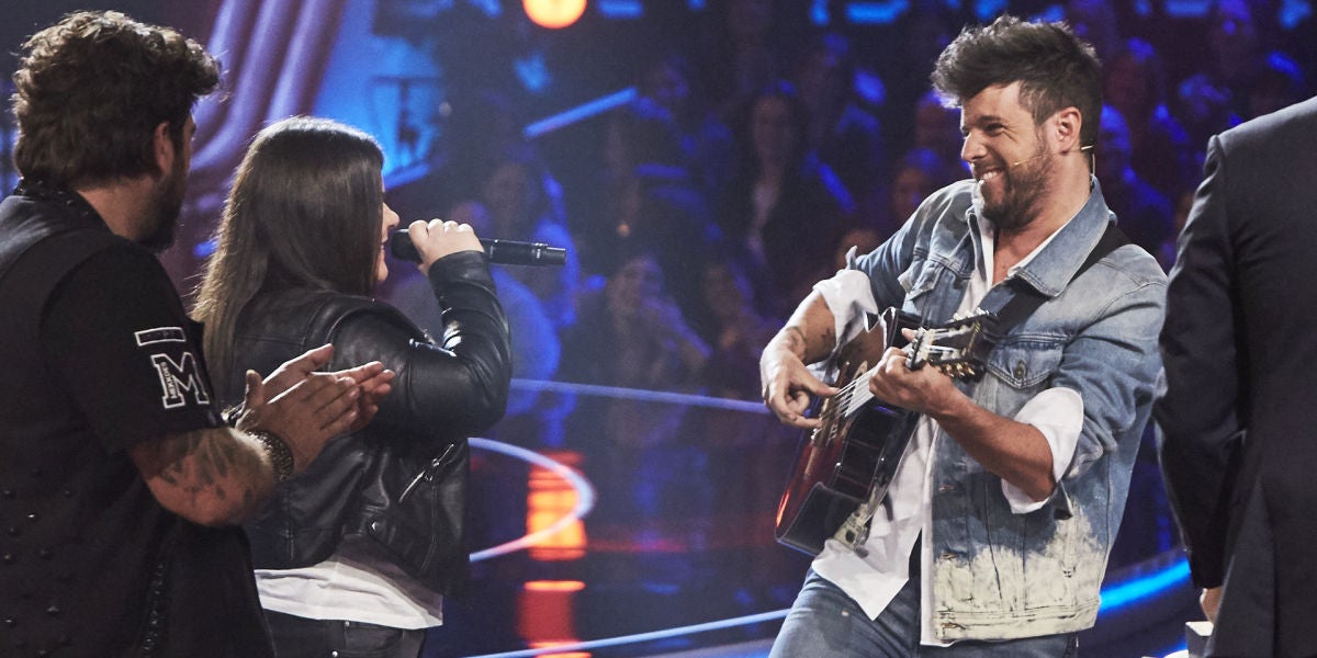 Pablo López y Rocío Acebedo interpretan a dúo el tema ‘Remolino’ de Pancho Céspedes en ‘La Voz’