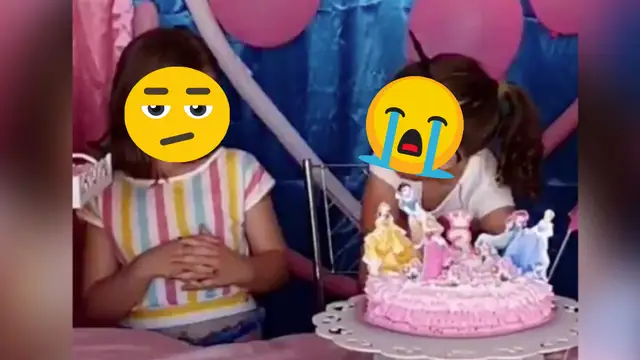 El vídeo viral de dos niñas soplando las velas de un pastel de cumpleaños