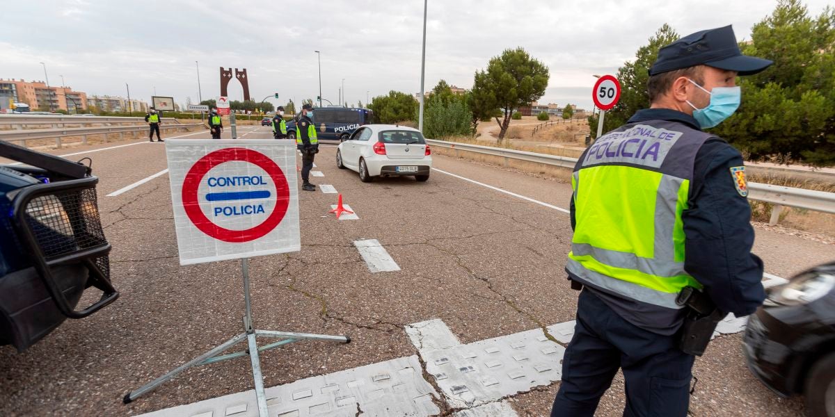 Controles a la entrada de Zaragoza, donde se ha decretado el cierre perimetral