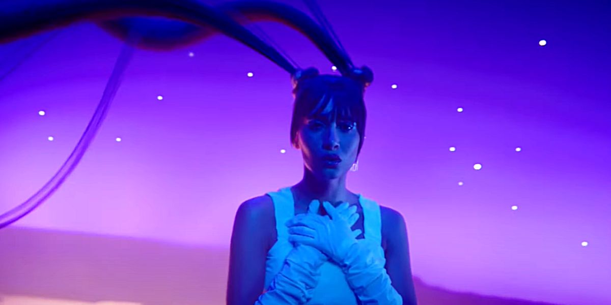 Aitana en el videoclip de 'Volaré'