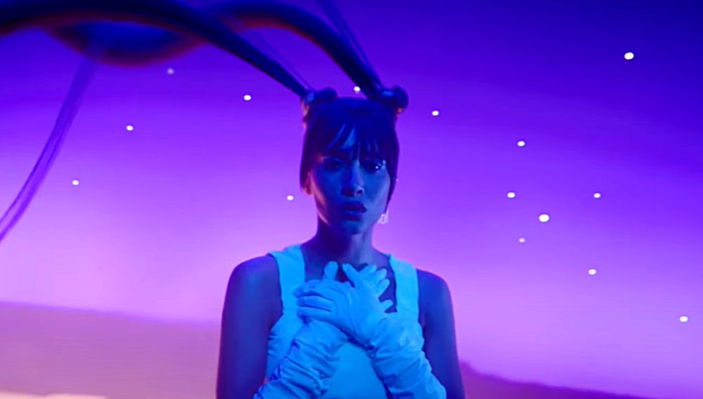 Aitana en el videoclip de 'Volaré'