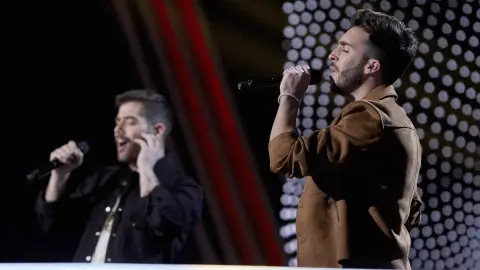 Iván Feria y Miguelichi López cantan 'Para que tú no llores' en la Batalla Final de 'La Voz' Iván Feria y Miguelichi López cantan 'Para que tú no llores' en la Batalla Final de 'La Voz'