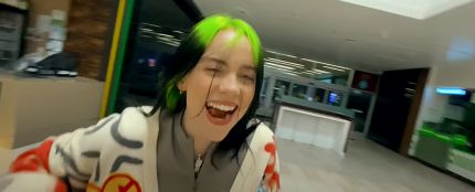 Billie EIlish en el v&iacute;deo de 'Therefore I Am'