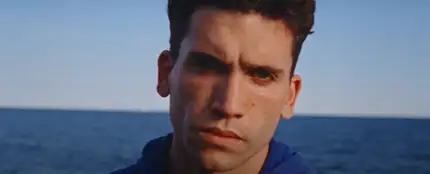 Jaime Lorente en el videoclip de 'Corazón' Jaime Lorente en el videoclip de 'Corazón'