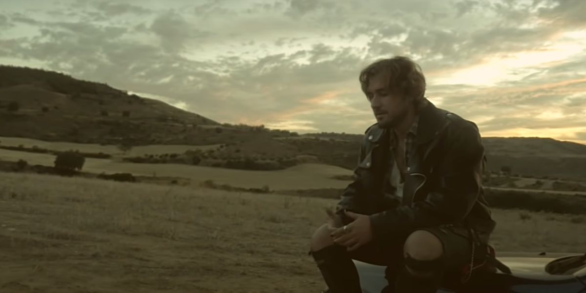 Dani Fernández en el vídeo de 'Puñales'