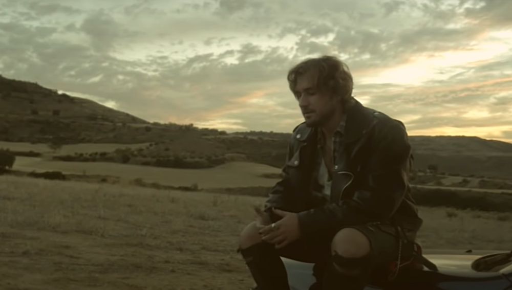 Dani Fernández en el vídeo de 'Puñales'