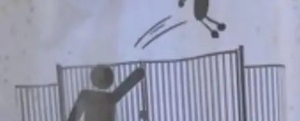 Uno de los carteles situados en la puerta del colegio Trillade, en Francia Uno de los carteles situados en la puerta del colegio Trillade, en Francia
