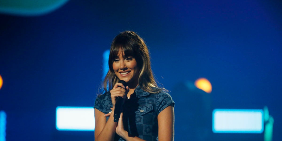 Aitana durante una actuación