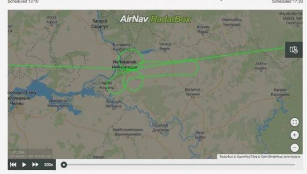 Sancionan a dos pilotos rusos por dibujar un pene gigante en el cielo con un Boeing 737