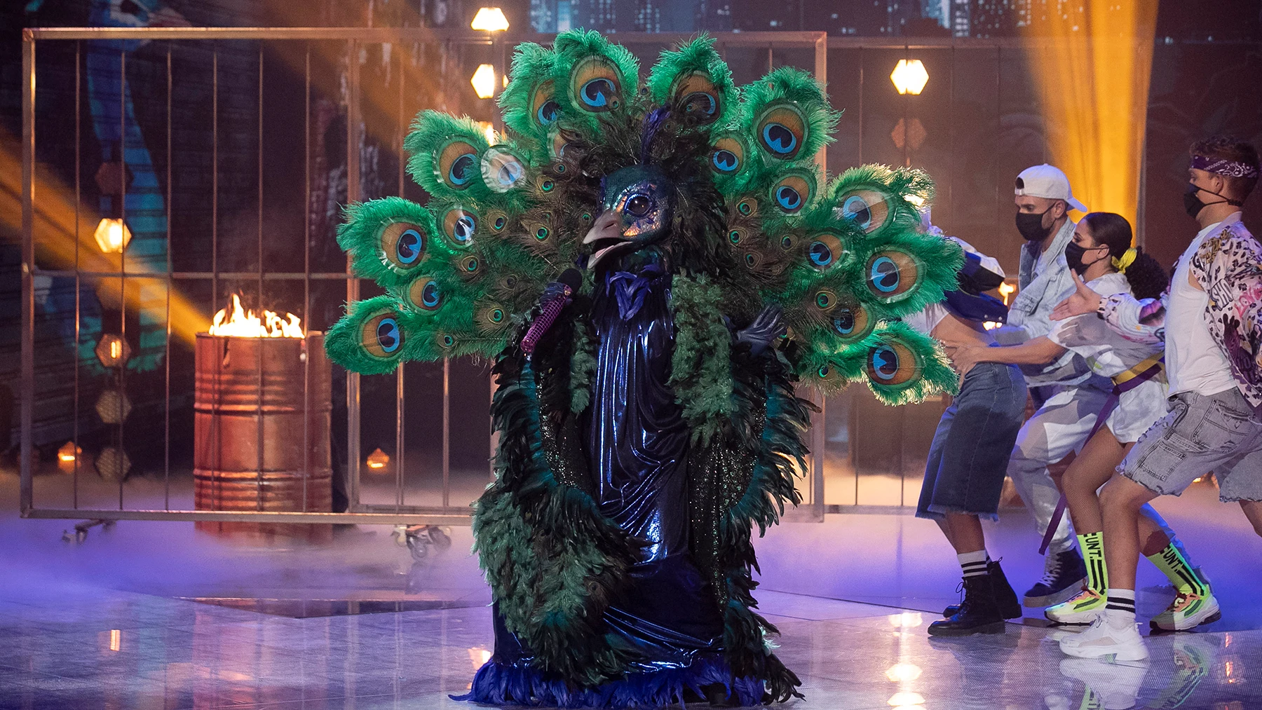 El Pavo Real muestra toda su fuerza con ‘What about us’ de P!nk 