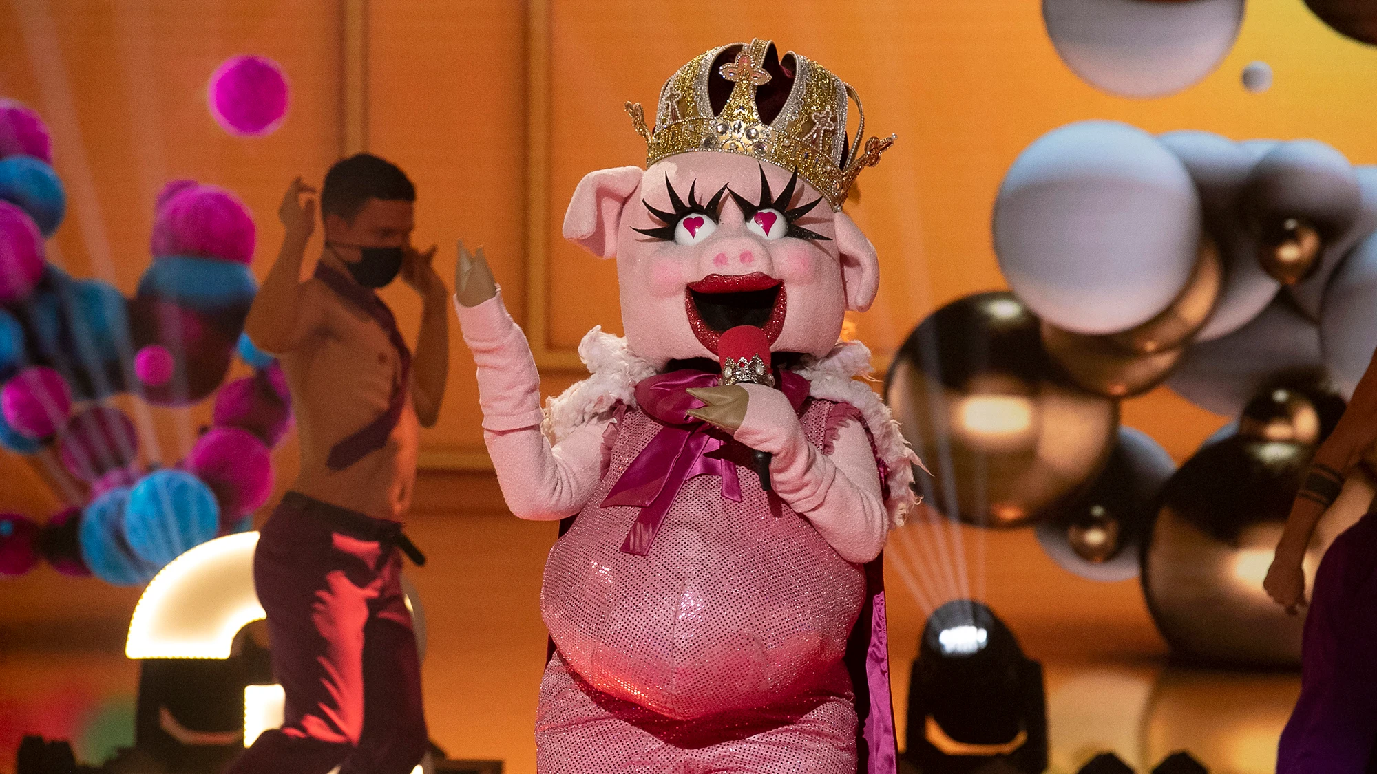 La Cerdita derrocha poderío con ‘1, 2, 3’ de Sofía Reyes y Jason Derulo en ‘Mask Singer’