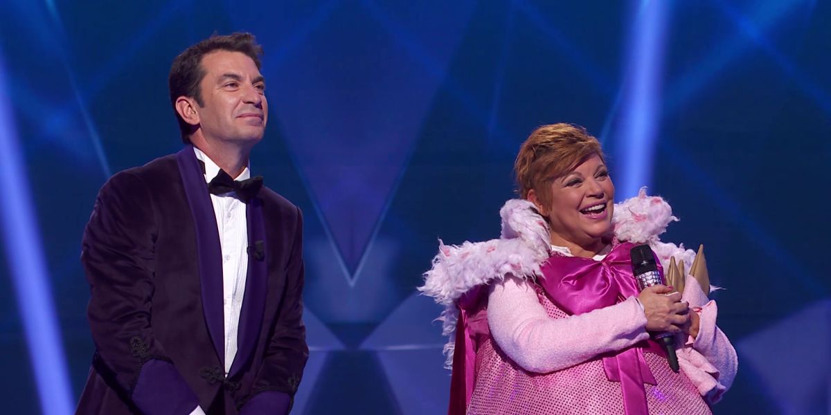 ‘Mask Singer’ logra lo imposible: Terelu Campos era la Cerdita y Javier Ambrossi conquista con un striptease