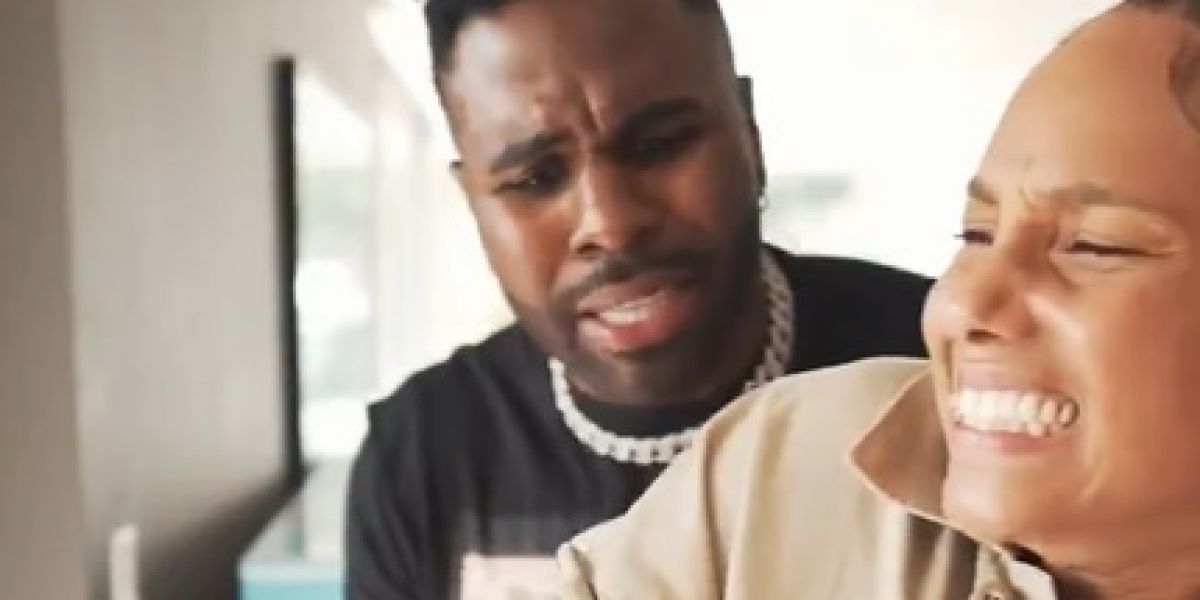 Jason Derulo y Alicia Keys en una broma para TikTok