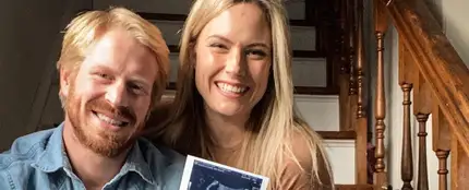 La influencer Emily Mitchell junto a su marido La influencer Emily Mitchell junto a su marido