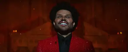 The Weeknd en el video de 'Save your tears' The Weeknd en el video de 'Save your tears'