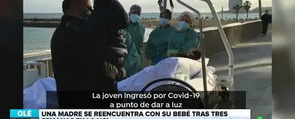 El emotivo reencuentro de una madre con su bebé después de tres semanas ingresada en la UCI El emotivo reencuentro de una madre con su bebé después de tres semanas ingresada en la UCI