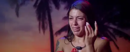 Lola llorando por su perro Lola llorando por su perro