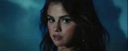 Selena Gomez en el videoclip de 'Baila Conmigo' Selena Gomez en el videoclip de 'Baila Conmigo'