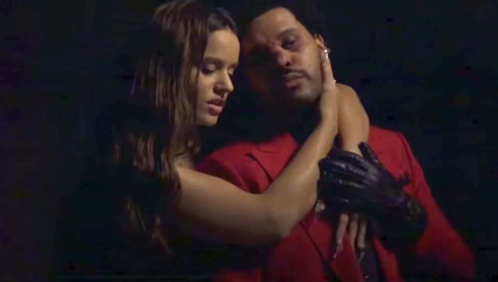 Rosalía y The Weeknd en el vídeo de 'Blinding Lights' Remix