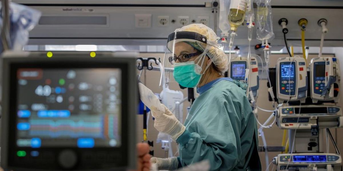 Médico en una UCI coronavirus