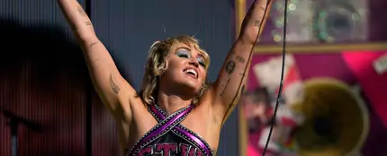 Miley Cyrus en el pre show de la Super Bowl LV Miley Cyrus en el pre show de la Super Bowl LV