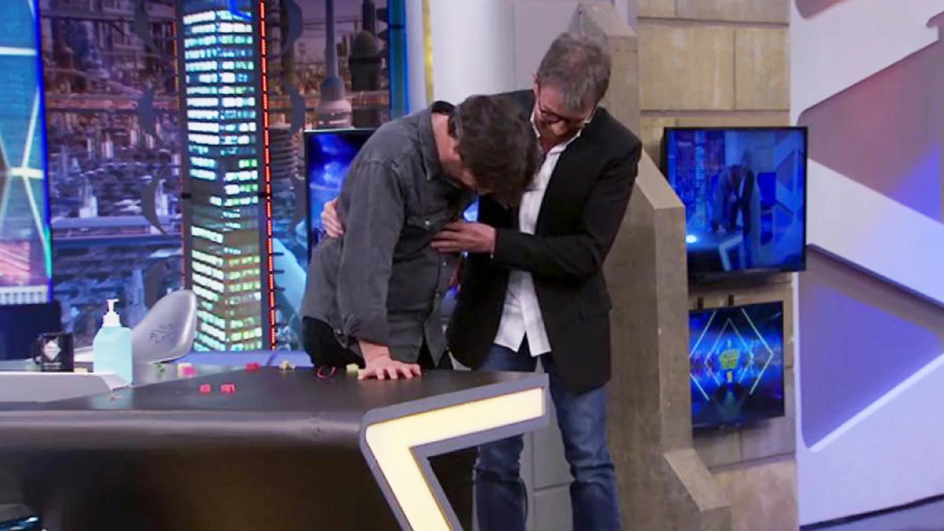 Un ataque de cataplexia de Jordi Évole asusta a Pablo Motos en directo: "He sentido cuando te ibas"