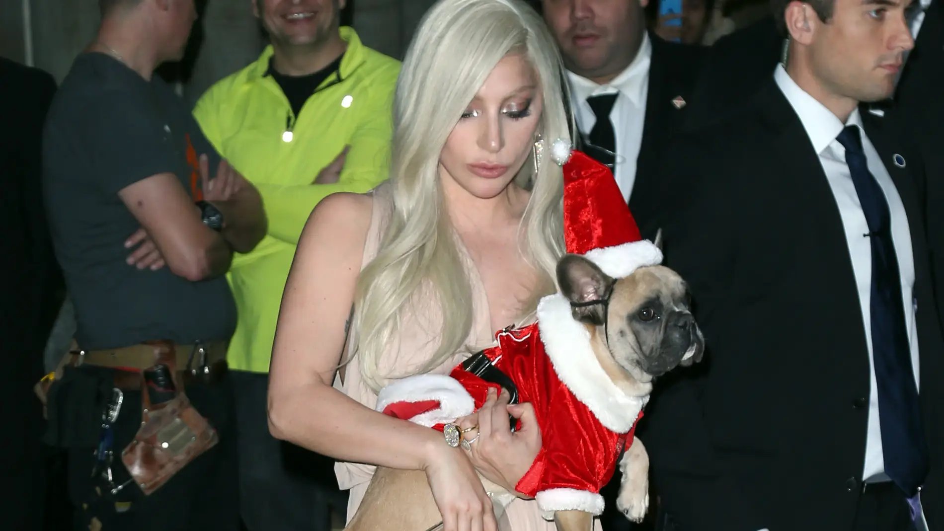 Lady Gaga con su perro