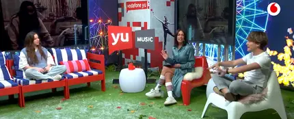 Eva B visita 'yu Music'. Eva B visita 'yu Music'.