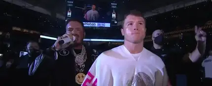 J Balvin durante la presentación de Canelo Álvarez. J Balvin durante la presentación de Canelo Álvarez.
