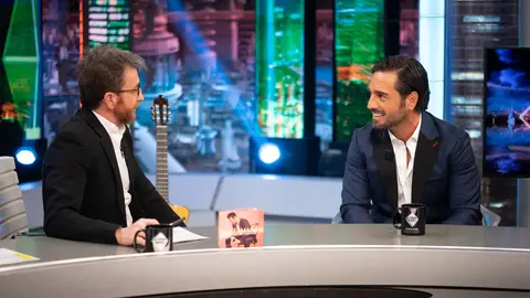 David Bustamante se emociona al recordar a Àlex Casademunt en 'El Hormiguero 3.0': "Era pura luz y una persona divertida" David Bustamante se emociona al recordar a Àlex Casademunt en 'El Hormiguero 3.0': "Era pura luz y una persona divertida"