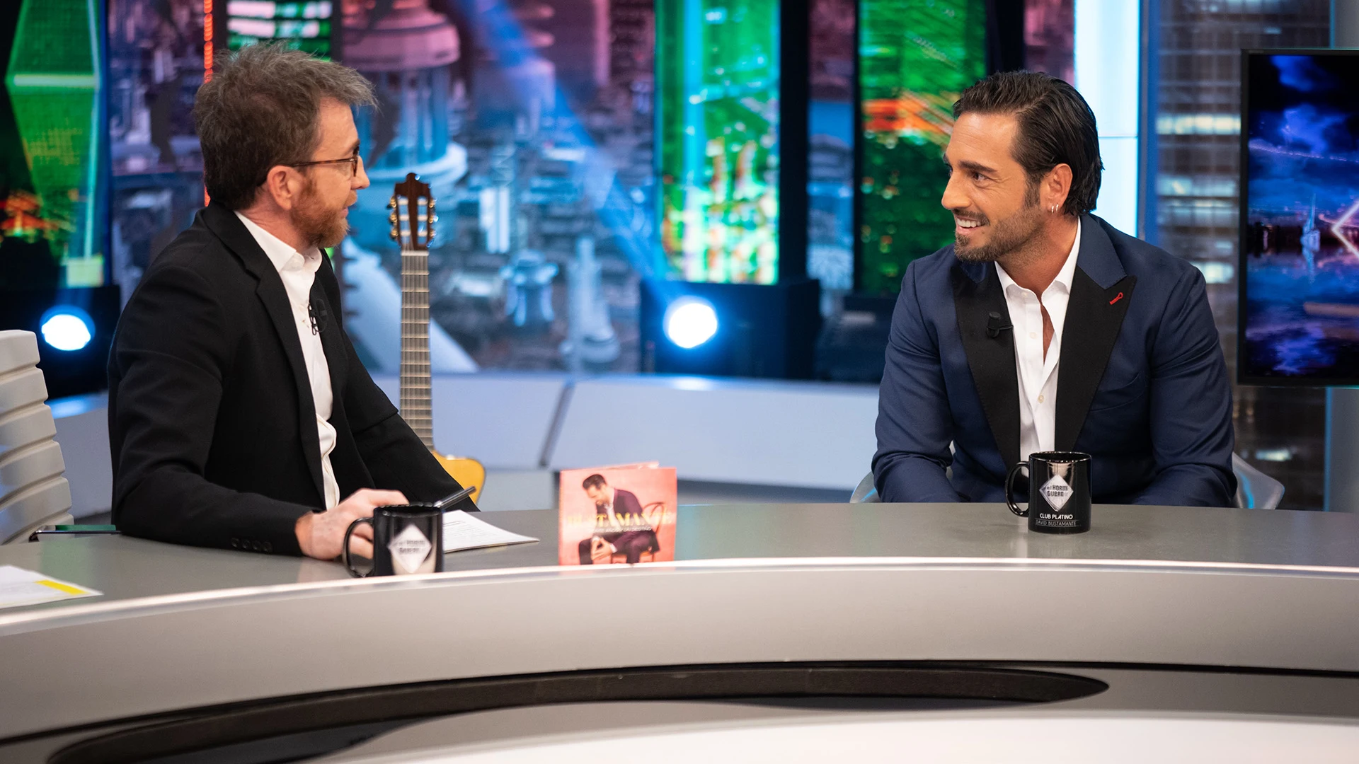 David Bustamante se emociona al recordar a Àlex Casademunt en 'El Hormiguero 3.0': "Era pura luz y una persona divertida" David Bustamante se emociona al recordar a Àlex Casademunt en 'El Hormiguero 3.0': "Era pura luz y una persona divertida"