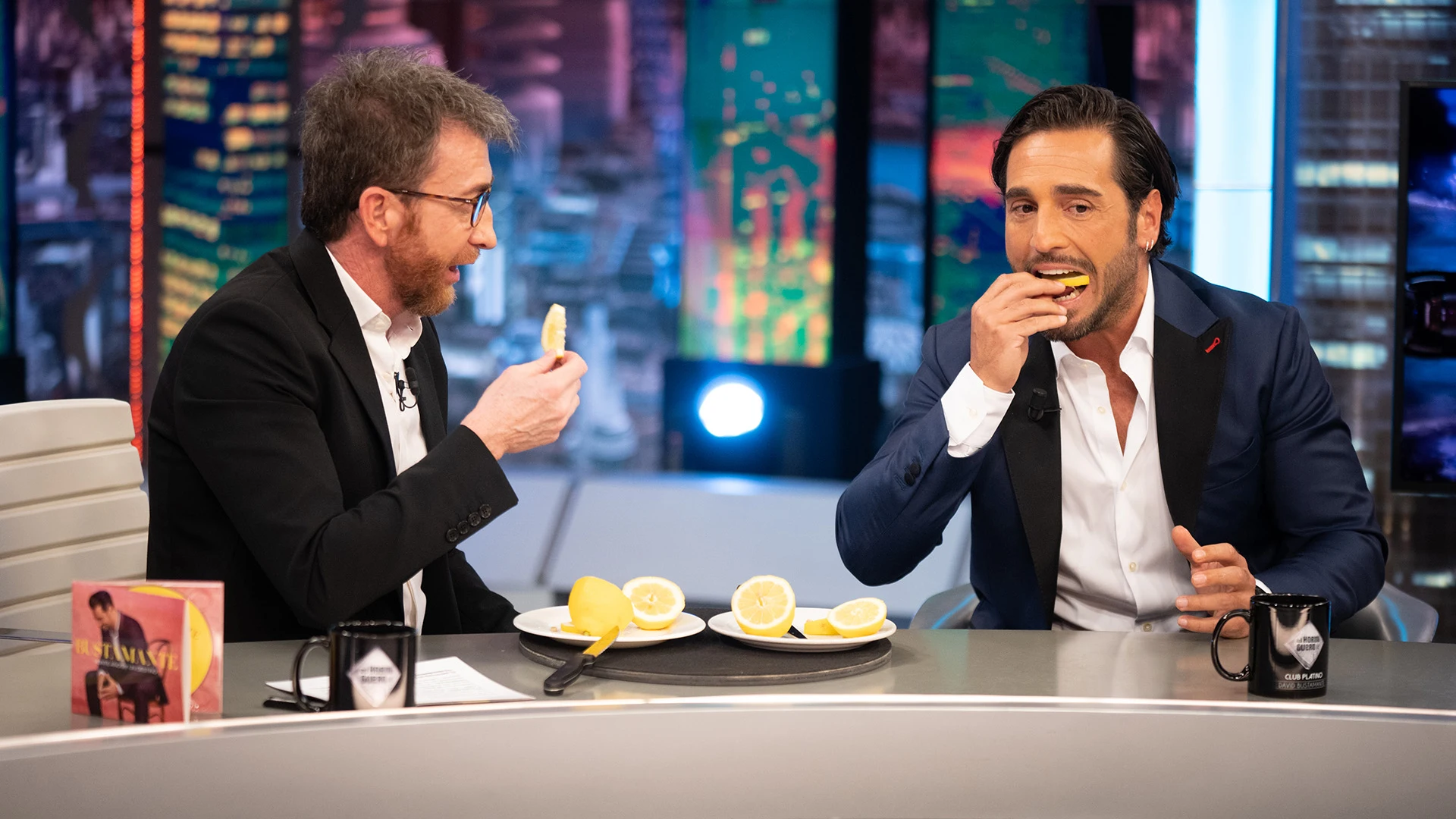 David Bustamante muestra a Pablo Motos su gran debilidad: comer lim&oacute;n con c&aacute;scara